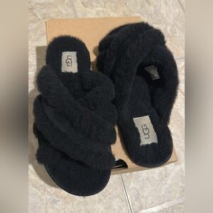 UGG Black Scuffita